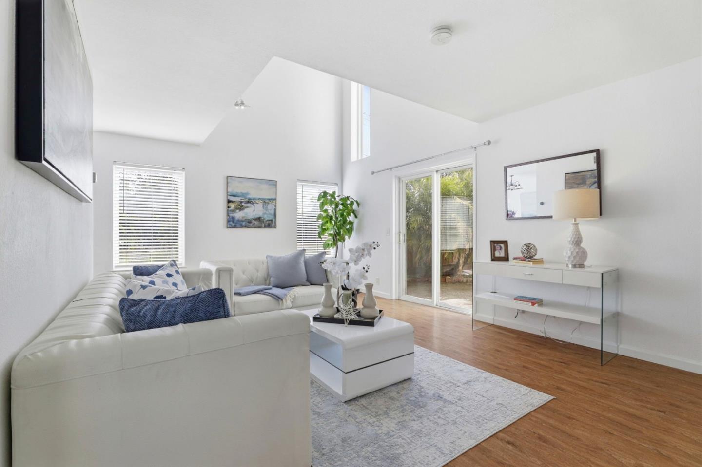 Detail Gallery Image 4 of 37 For 833 S San Tomas Aquino Rd a,  Campbell,  CA 95008 - 2 Beds | 2 Baths