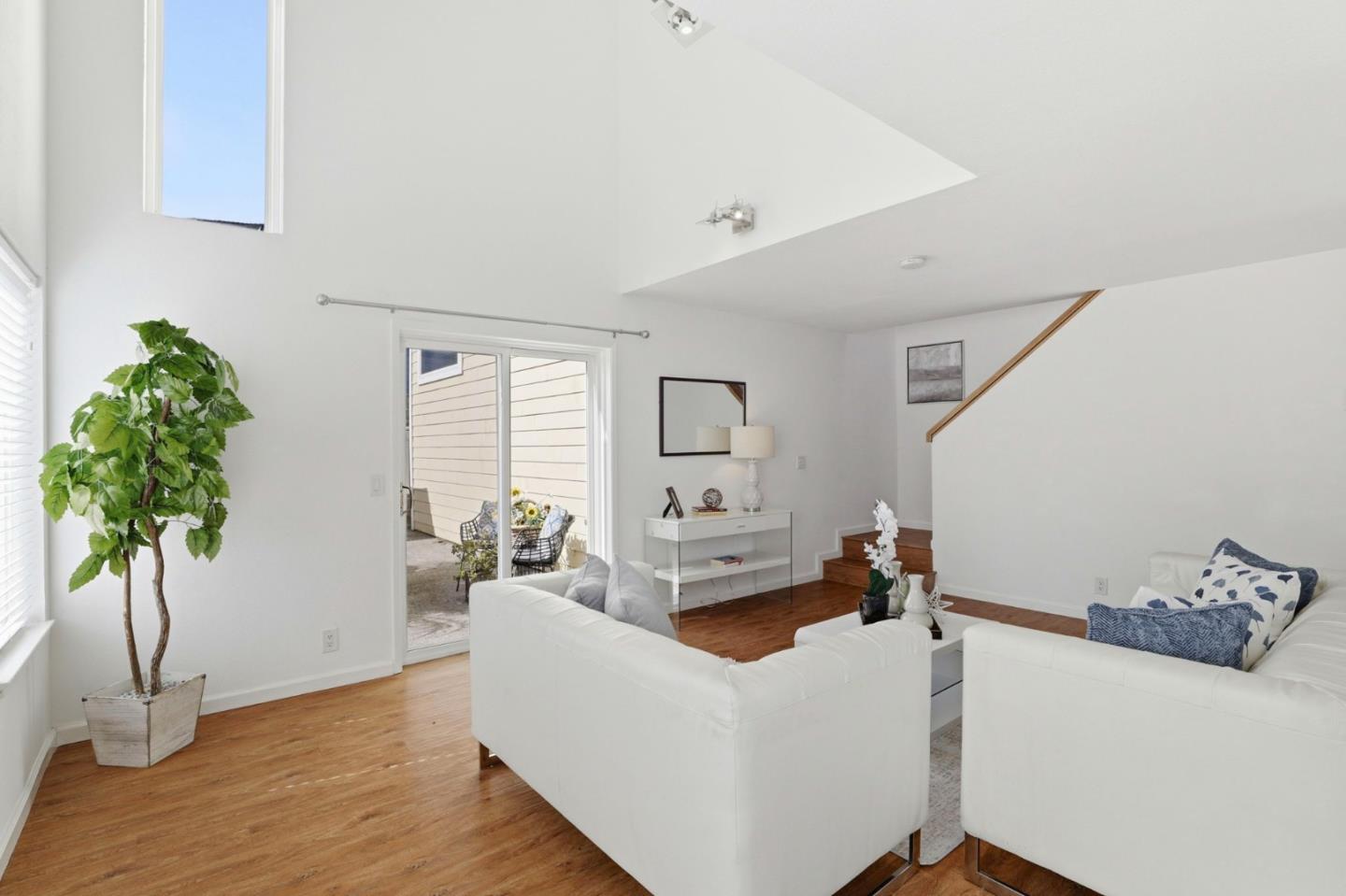 Detail Gallery Image 5 of 37 For 833 S San Tomas Aquino Rd a,  Campbell,  CA 95008 - 2 Beds | 2 Baths