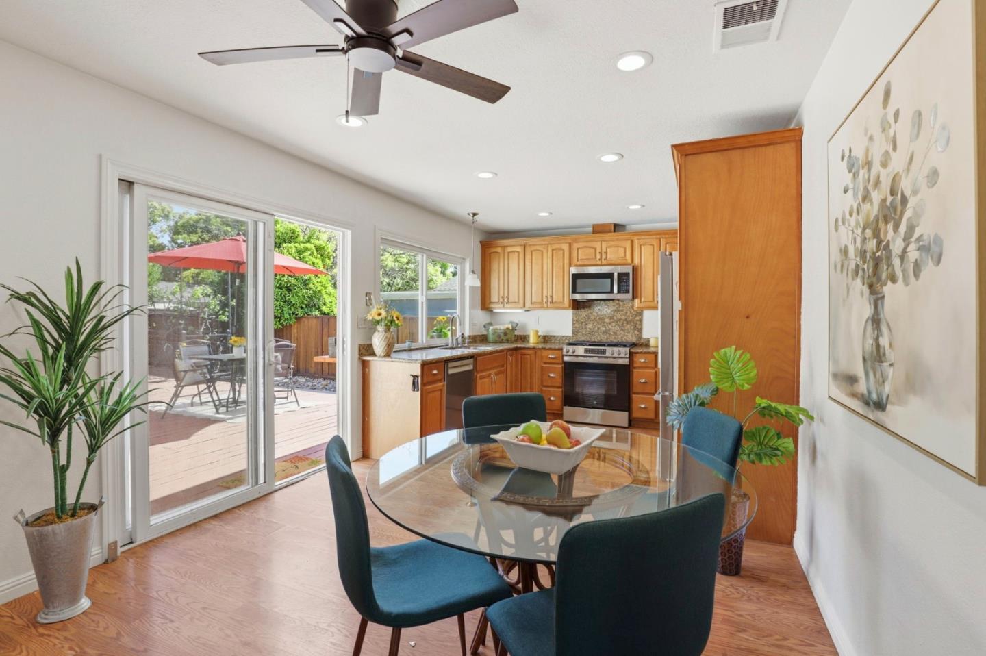 Detail Gallery Image 7 of 34 For 833 Welburn Ave, Gilroy,  CA 95020 - 4 Beds | 2 Baths