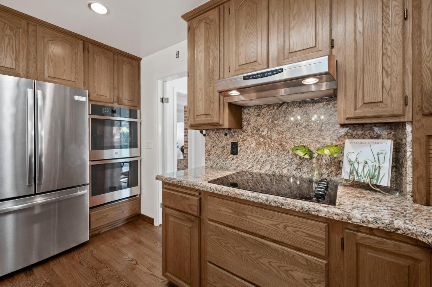 Detail Gallery Image 33 of 63 For 2 Corte Camellia, Millbrae,  CA 94030 - 4 Beds | 3 Baths