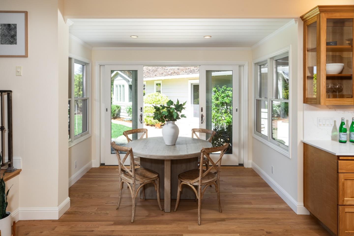 Detail Gallery Image 12 of 40 For 1250 Montclaire Way, Los Altos,  CA 94024 - 4 Beds | 3 Baths