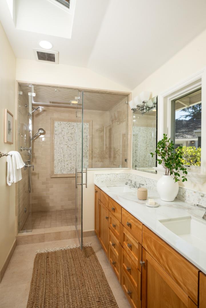 Detail Gallery Image 27 of 40 For 1250 Montclaire Way, Los Altos,  CA 94024 - 4 Beds | 3 Baths