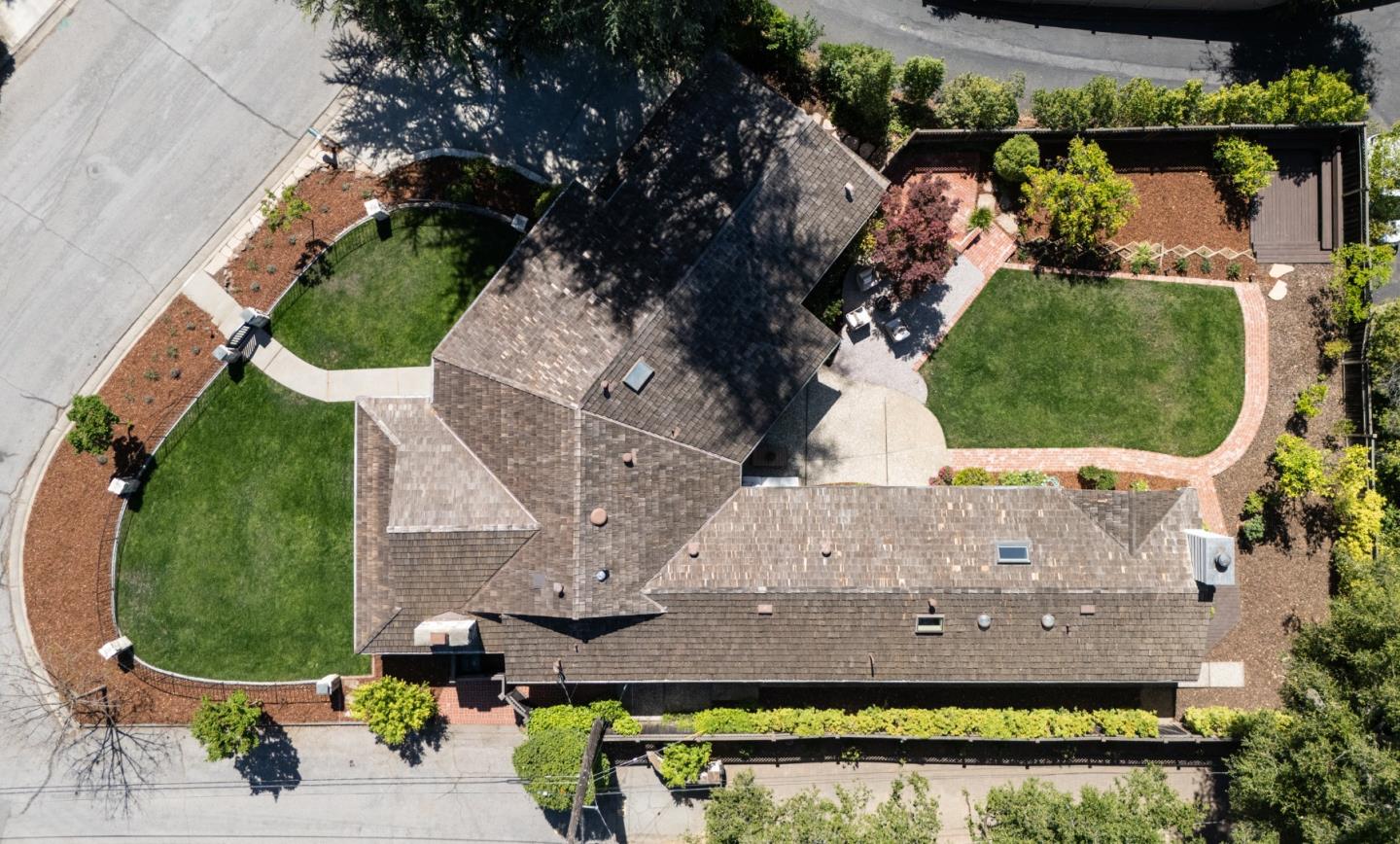 Detail Gallery Image 34 of 40 For 1250 Montclaire Way, Los Altos,  CA 94024 - 4 Beds | 3 Baths