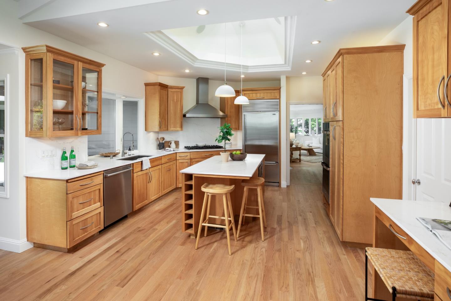 Detail Gallery Image 8 of 40 For 1250 Montclaire Way, Los Altos,  CA 94024 - 4 Beds | 3 Baths