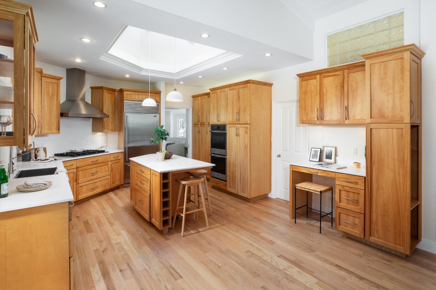 Detail Gallery Image 9 of 40 For 1250 Montclaire Way, Los Altos,  CA 94024 - 4 Beds | 3 Baths