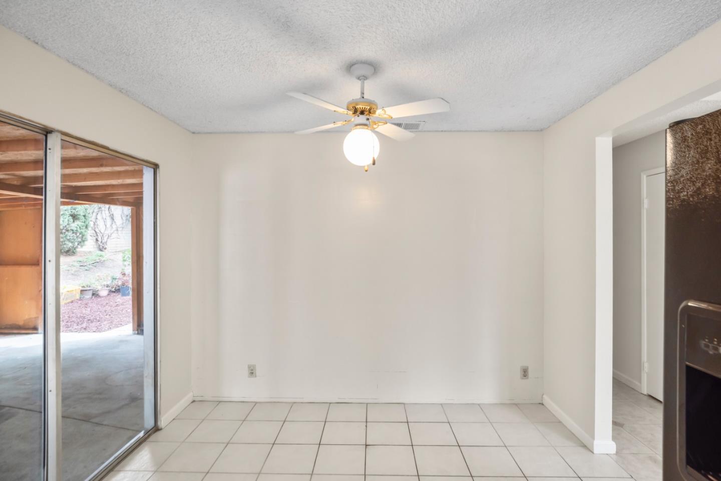 Detail Gallery Image 11 of 33 For 536 Foundry Ct, San Jose,  CA 95133 - 3 Beds | 2 Baths