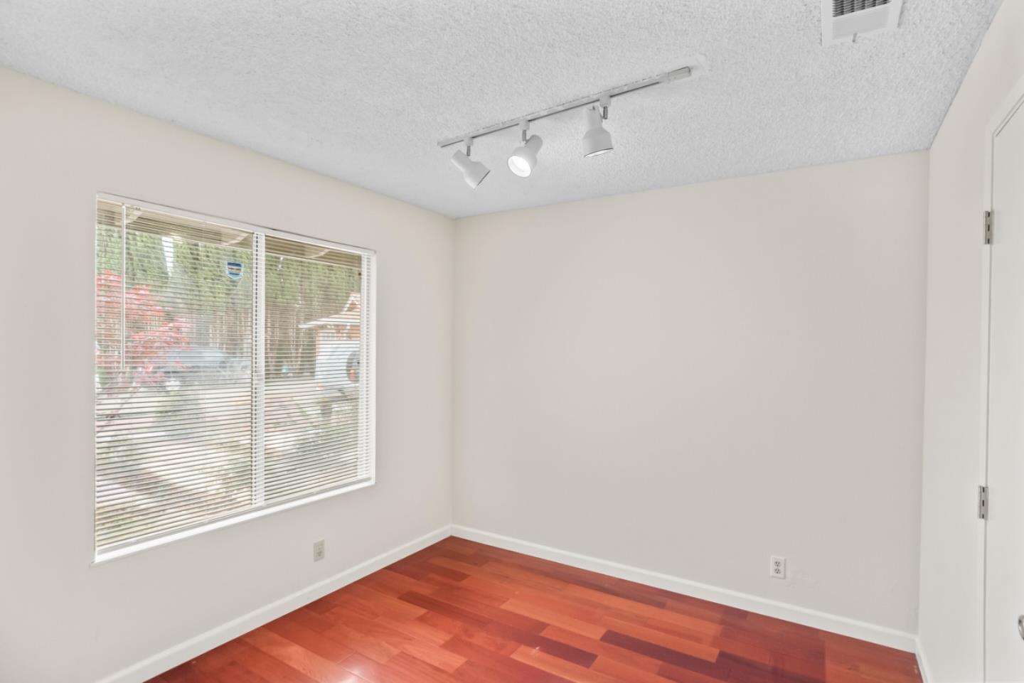 Detail Gallery Image 22 of 33 For 536 Foundry Ct, San Jose,  CA 95133 - 3 Beds | 2 Baths