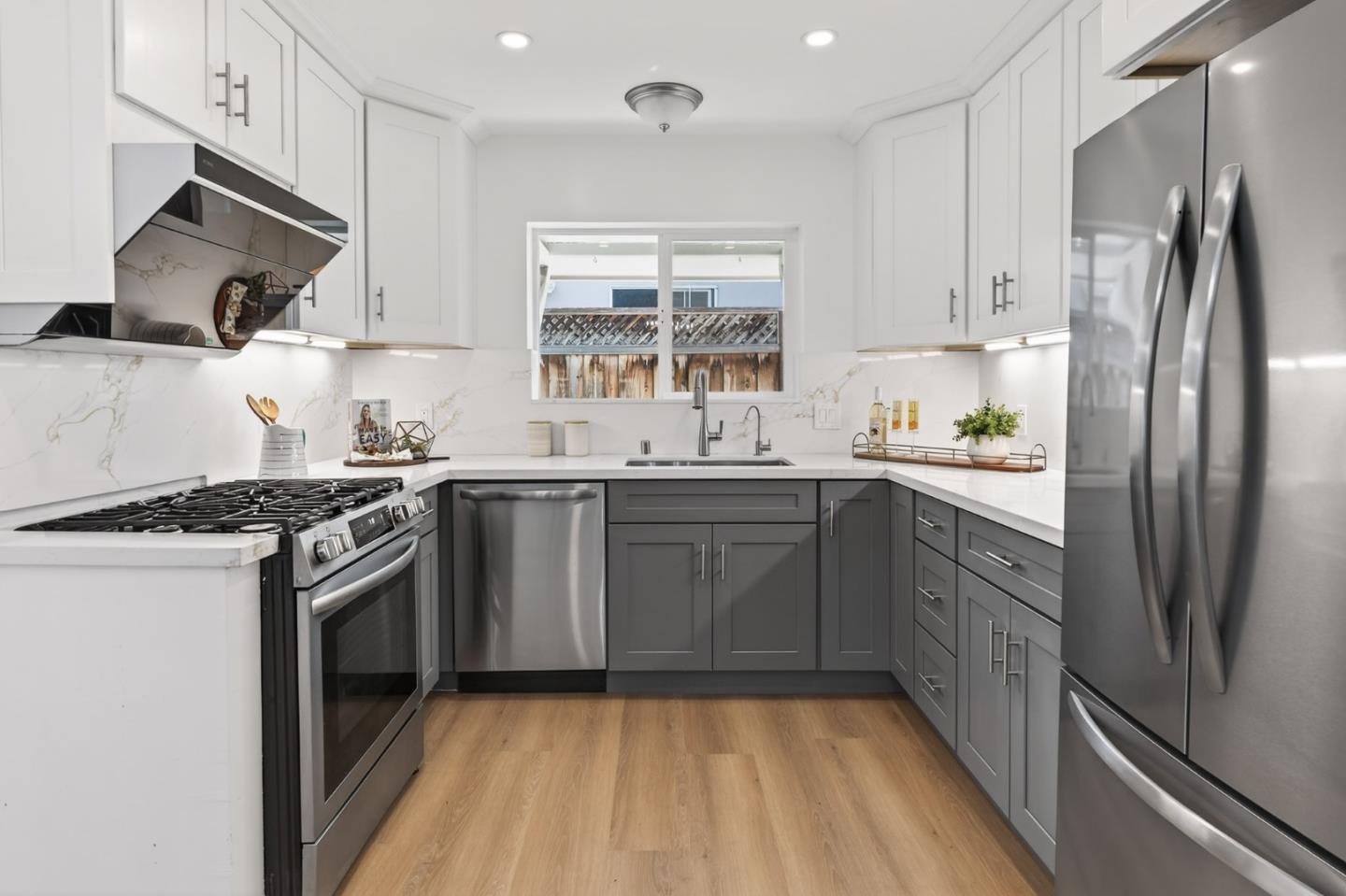 Detail Gallery Image 10 of 30 For 779 Broadmoor Dr, San Jose,  CA 95129 - 4 Beds | 2 Baths