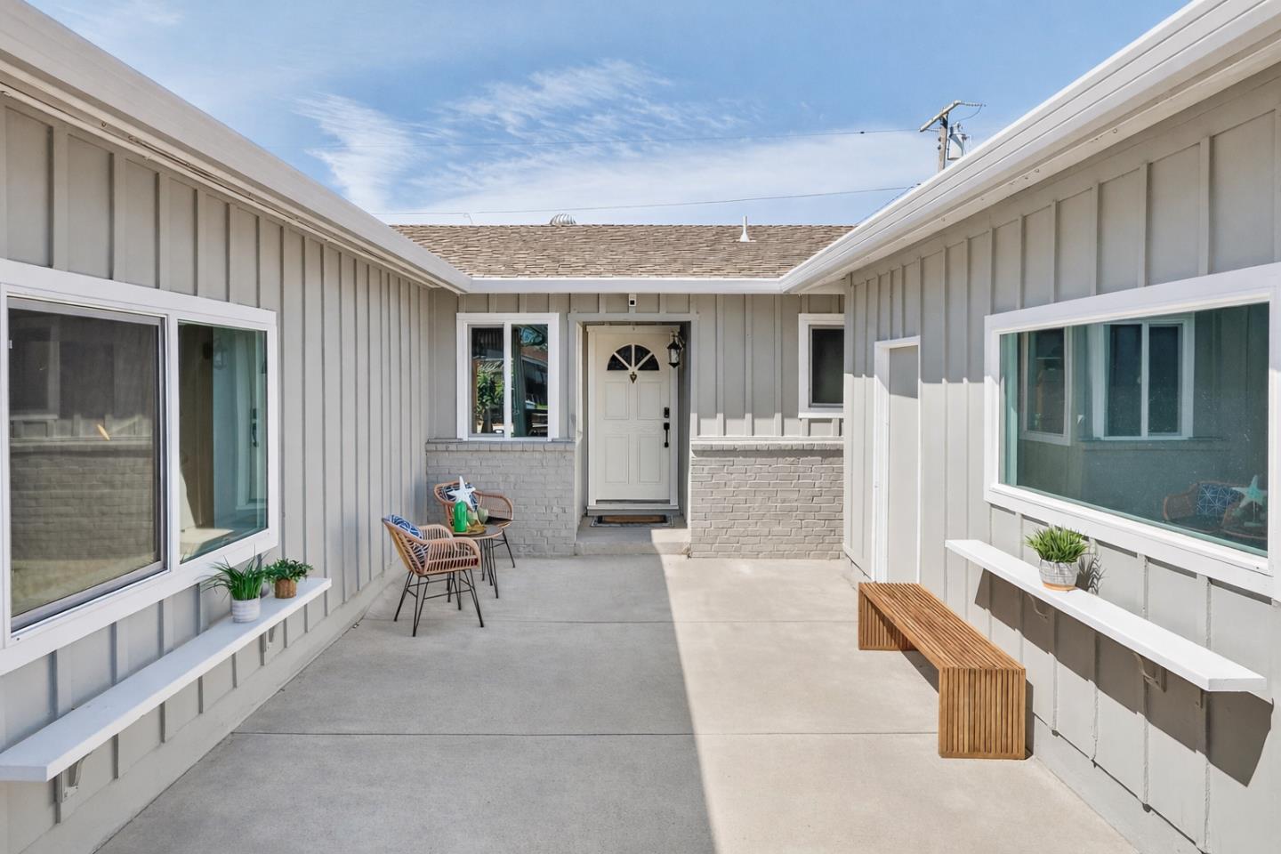 Detail Gallery Image 4 of 30 For 779 Broadmoor Dr, San Jose,  CA 95129 - 4 Beds | 2 Baths