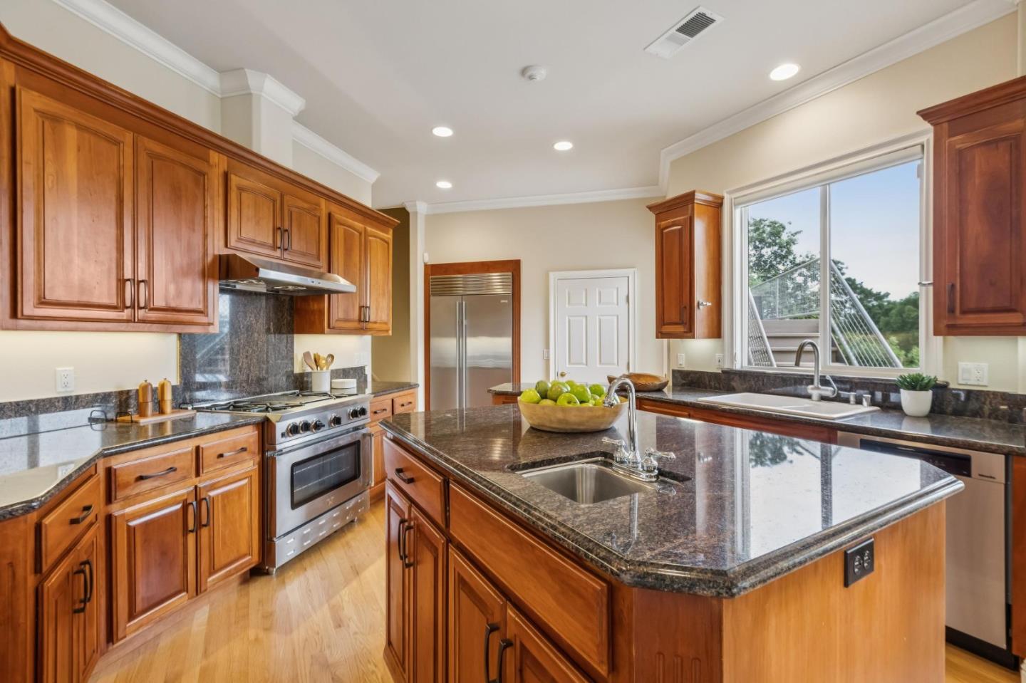 Detail Gallery Image 26 of 82 For 140 Ridgeway Rd, Woodside,  CA 94062 - 4 Beds | 3/1 Baths