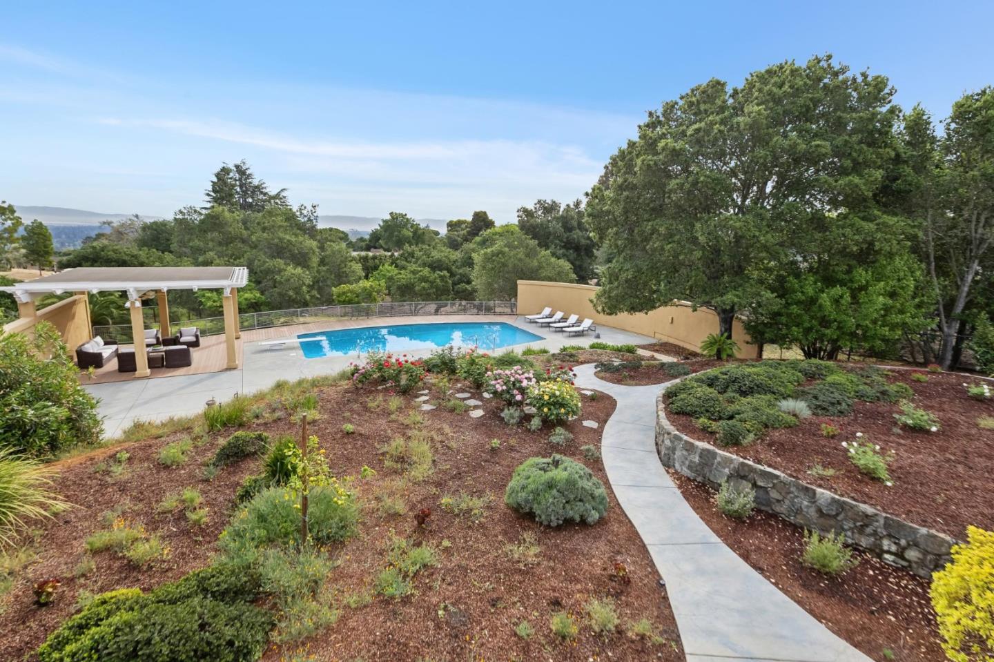 Detail Gallery Image 39 of 82 For 140 Ridgeway Rd, Woodside,  CA 94062 - 4 Beds | 3/1 Baths