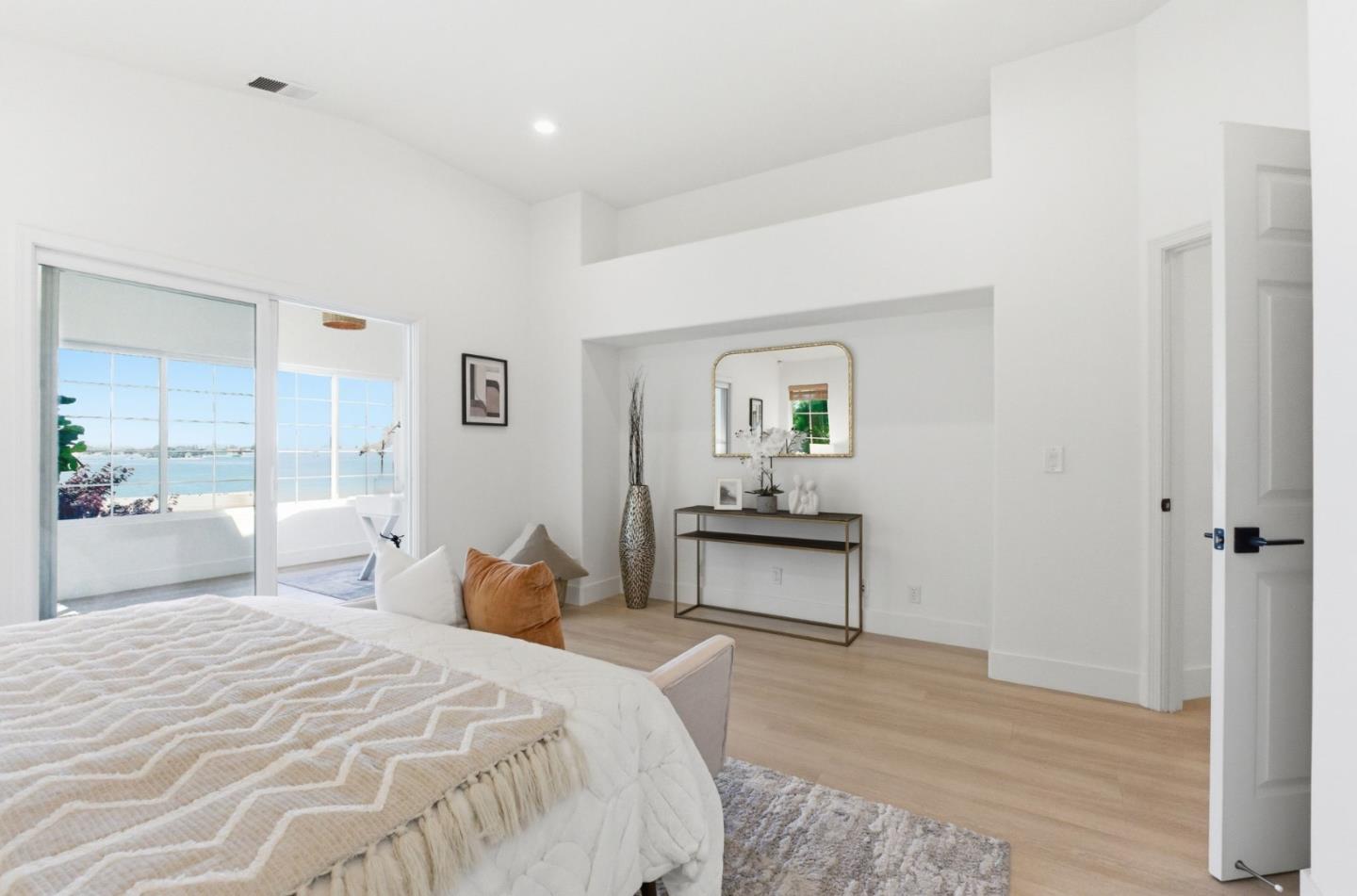 Detail Gallery Image 13 of 44 For 5871 Carmel Way, Union City,  CA 94587 - 4 Beds | 2/1 Baths