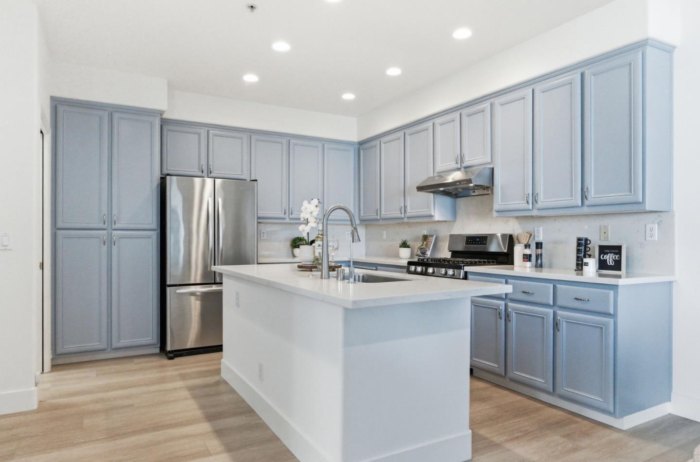 Detail Gallery Image 9 of 44 For 5871 Carmel Way, Union City,  CA 94587 - 4 Beds | 2/1 Baths