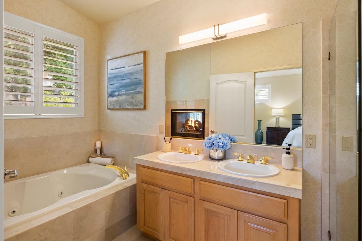 Detail Gallery Image 12 of 20 For 10456 Fairway Ln, Carmel Valley,  CA 93923 - 3 Beds | 3 Baths