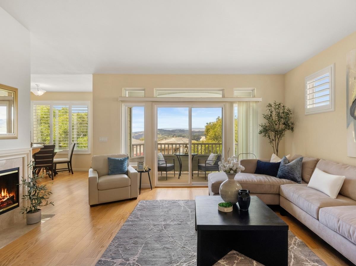 Detail Gallery Image 4 of 20 For 10456 Fairway Ln, Carmel Valley,  CA 93923 - 3 Beds | 3 Baths