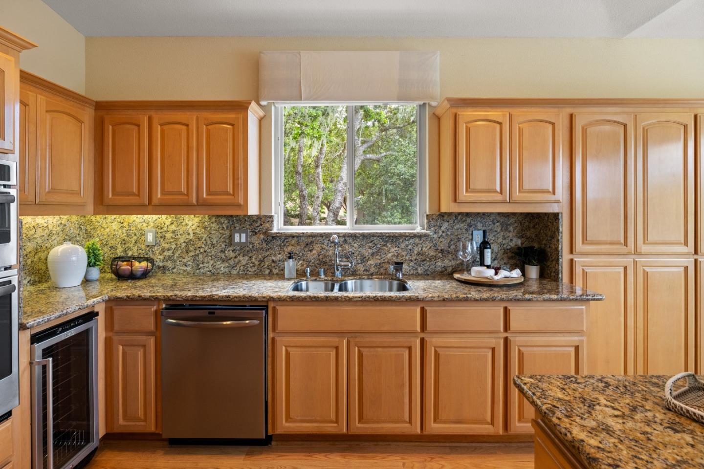 Detail Gallery Image 7 of 20 For 10456 Fairway Ln, Carmel Valley,  CA 93923 - 3 Beds | 3 Baths