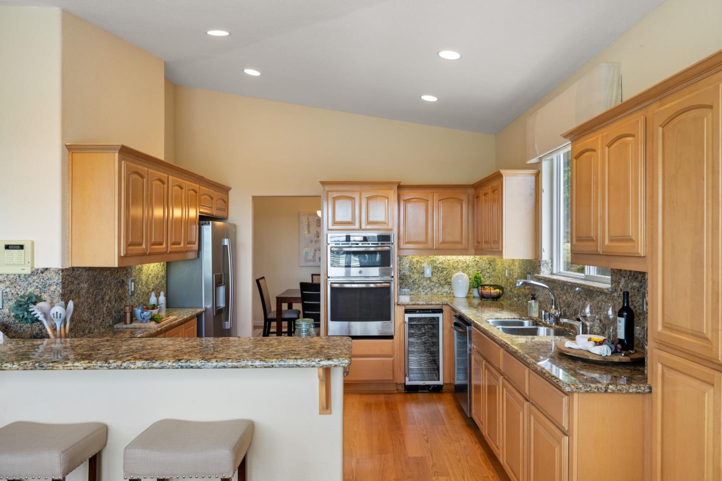 Detail Gallery Image 8 of 20 For 10456 Fairway Ln, Carmel Valley,  CA 93923 - 3 Beds | 3 Baths