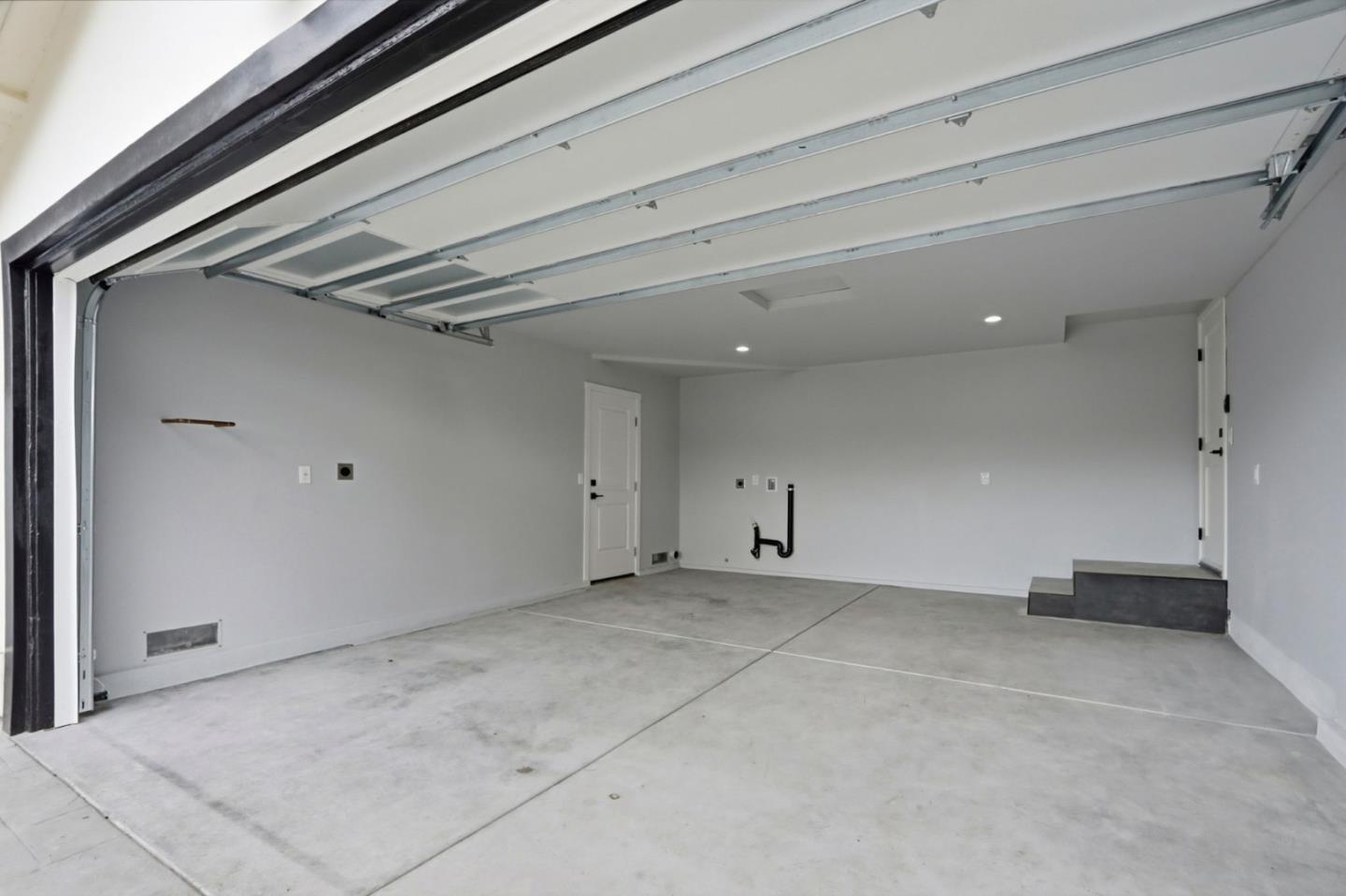 Detail Gallery Image 34 of 36 For 2121 Francis Ave, Santa Clara,  CA 95051 - 4 Beds | 3 Baths