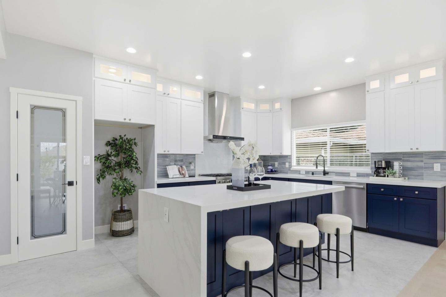 Detail Gallery Image 8 of 36 For 2121 Francis Ave, Santa Clara,  CA 95051 - 4 Beds | 3 Baths