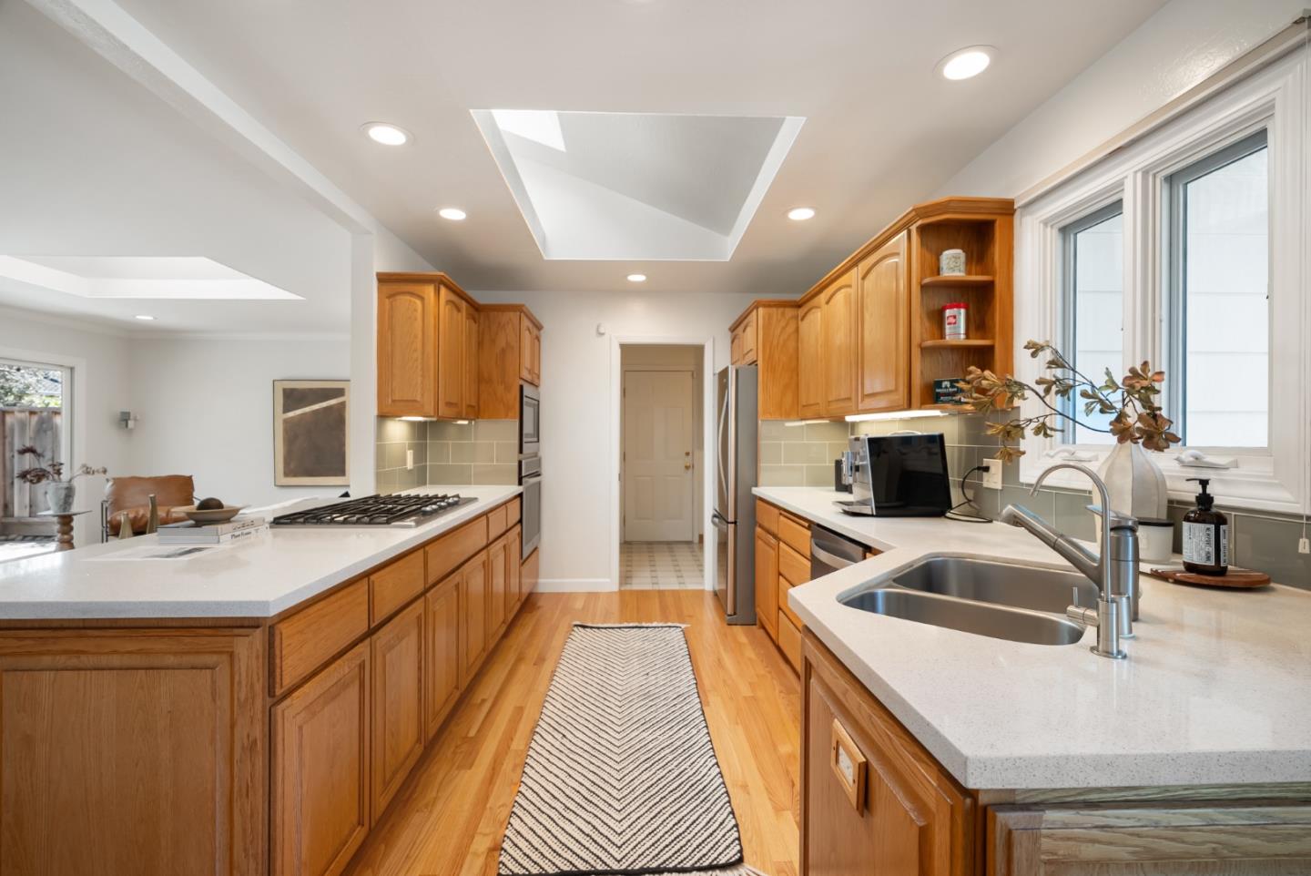 Detail Gallery Image 11 of 43 For 1602 Sheffield Ave, San Jose,  CA 95125 - 4 Beds | 3 Baths