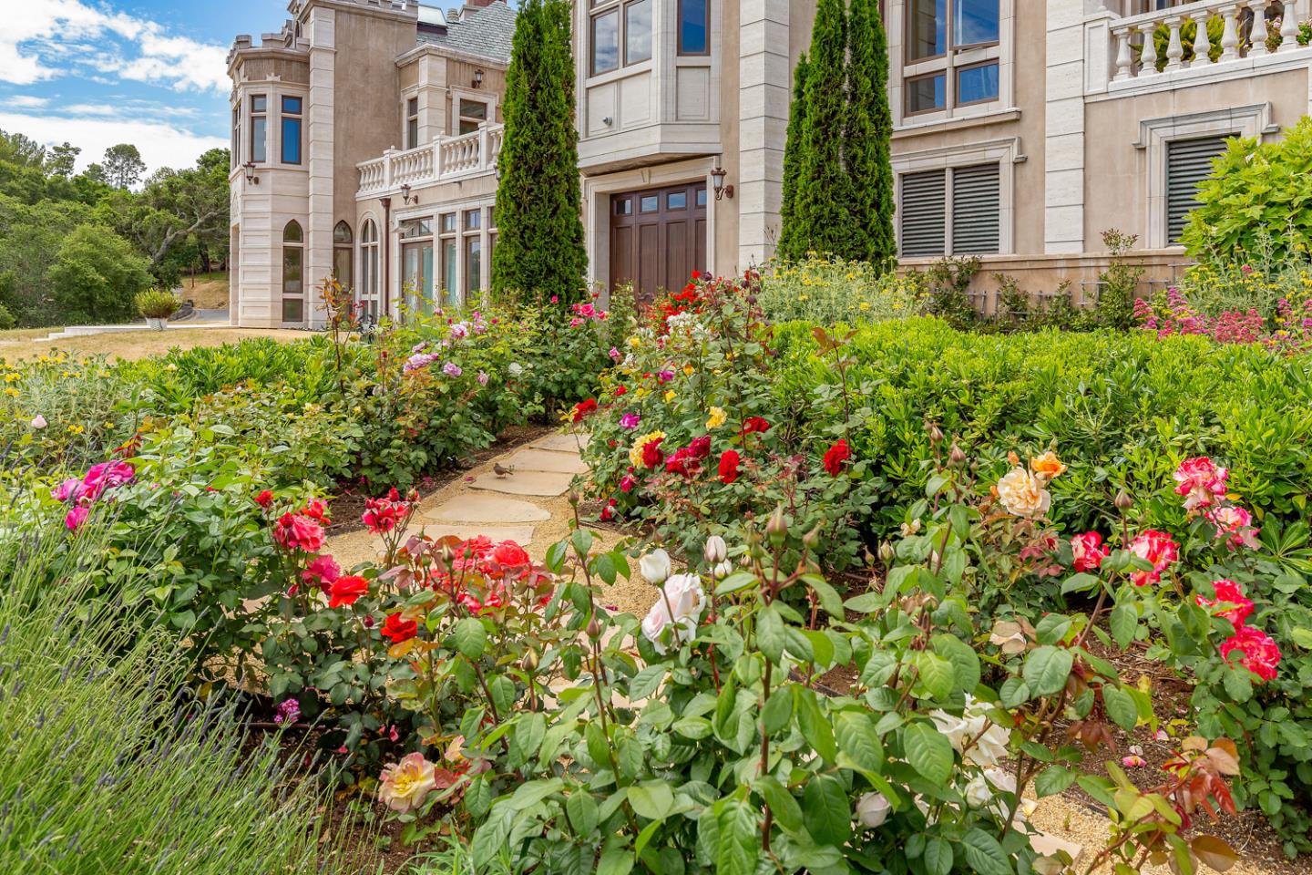 Detail Gallery Image 3 of 13 For 490 Las Pulgas Dr, Woodside,  CA 94062 - 4 Beds | 6/2 Baths