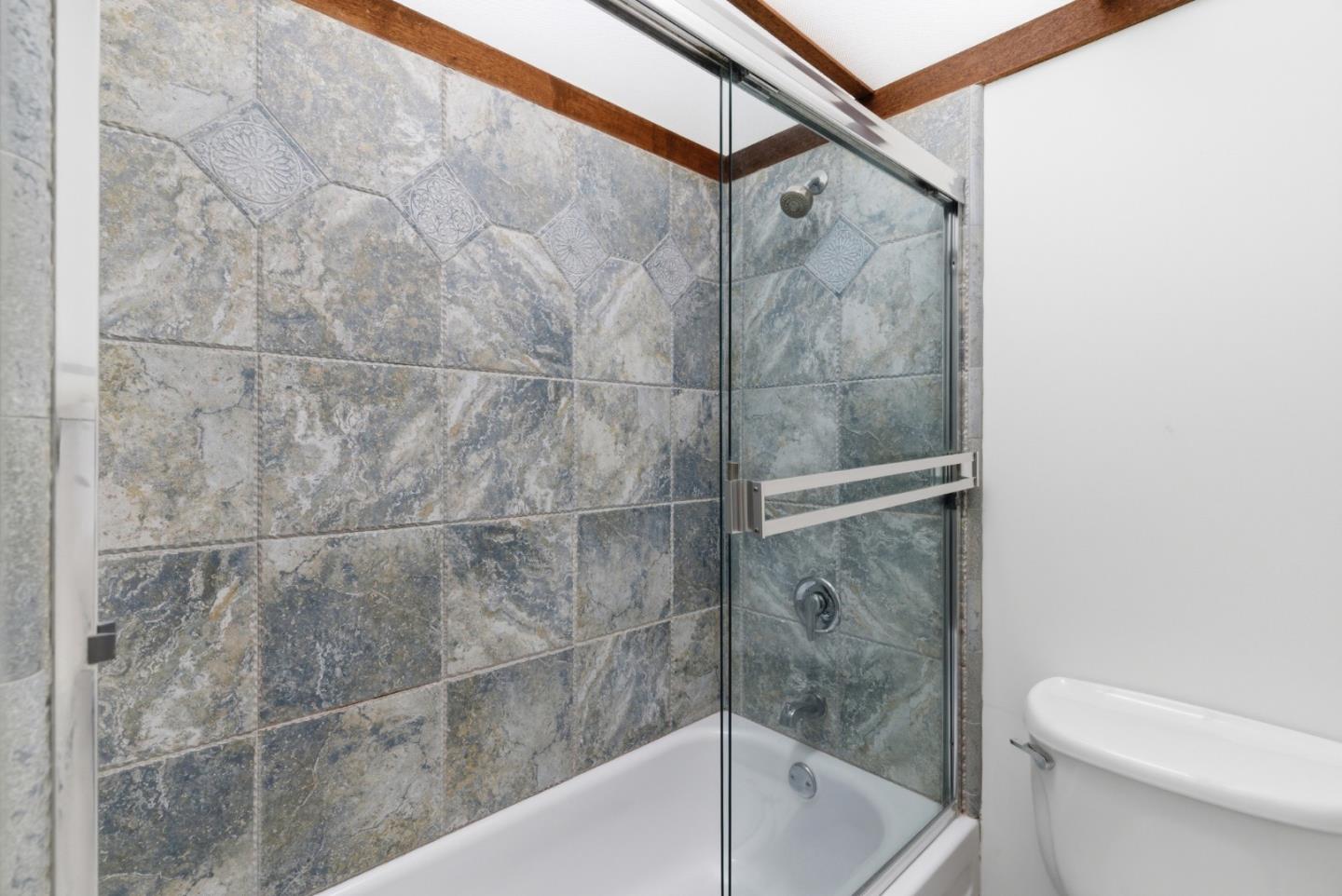 Detail Gallery Image 13 of 37 For 500 W Middlefield Rd #41,  Mountain View,  CA 94043 - 2 Beds | 2 Baths