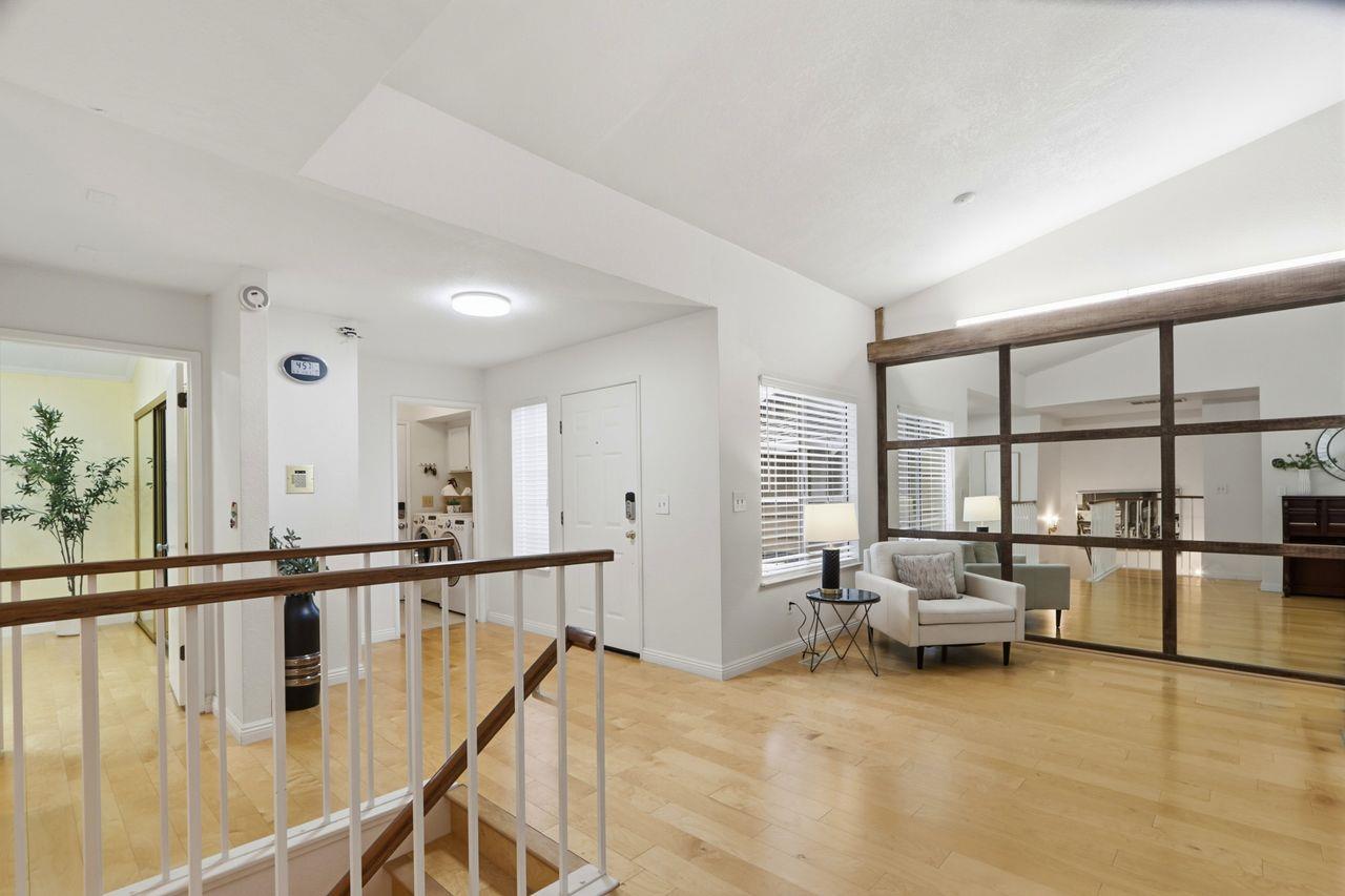 Detail Gallery Image 6 of 56 For 1212 Shelby Creek Ln, San Jose,  CA 95120 - 4 Beds | 2/1 Baths