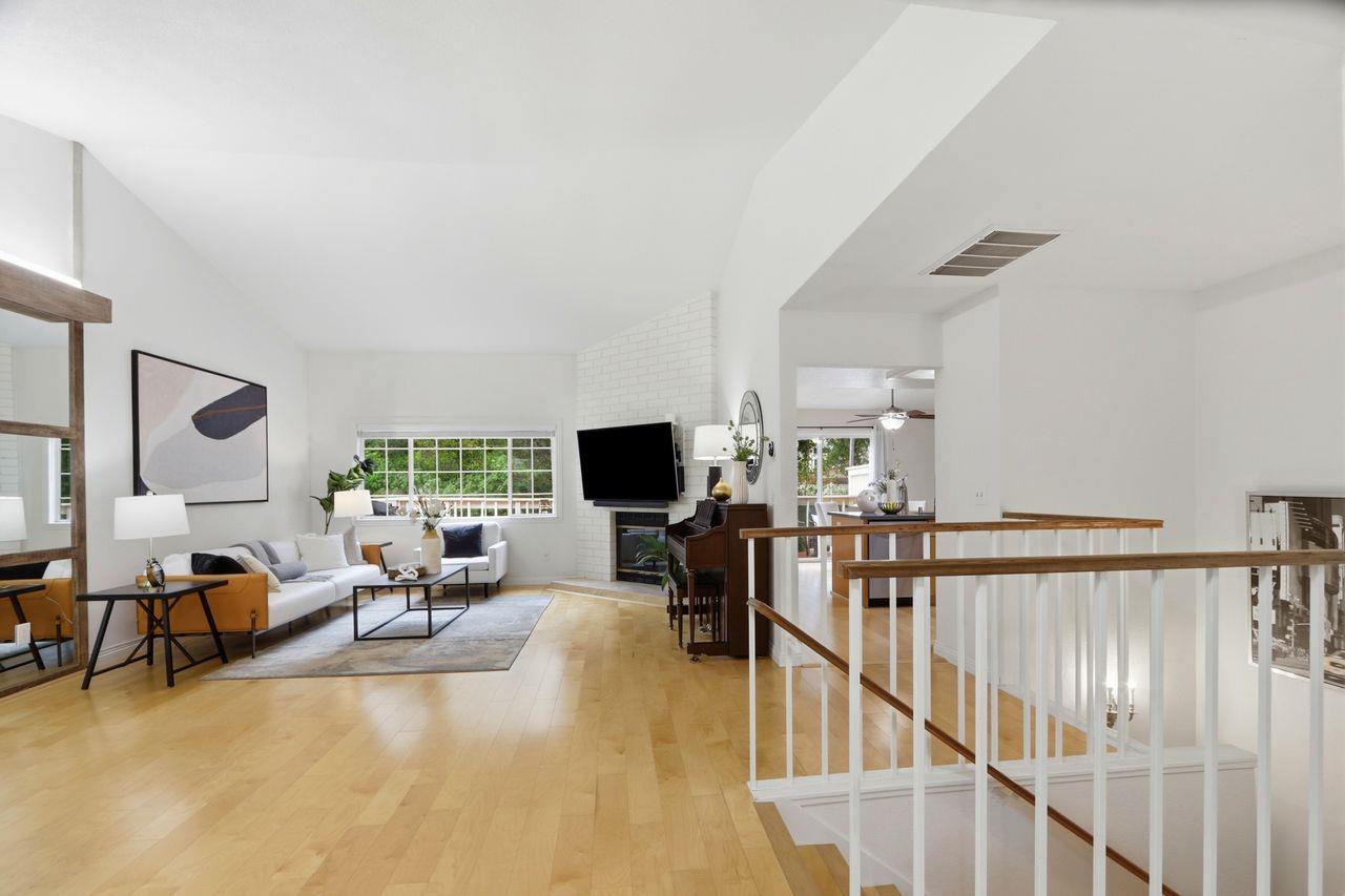 Detail Gallery Image 7 of 56 For 1212 Shelby Creek Ln, San Jose,  CA 95120 - 4 Beds | 2/1 Baths