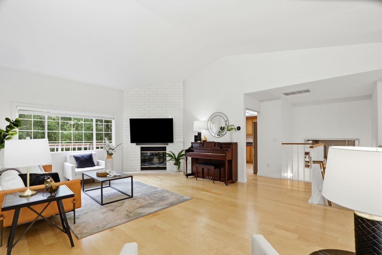 Detail Gallery Image 8 of 56 For 1212 Shelby Creek Ln, San Jose,  CA 95120 - 4 Beds | 2/1 Baths