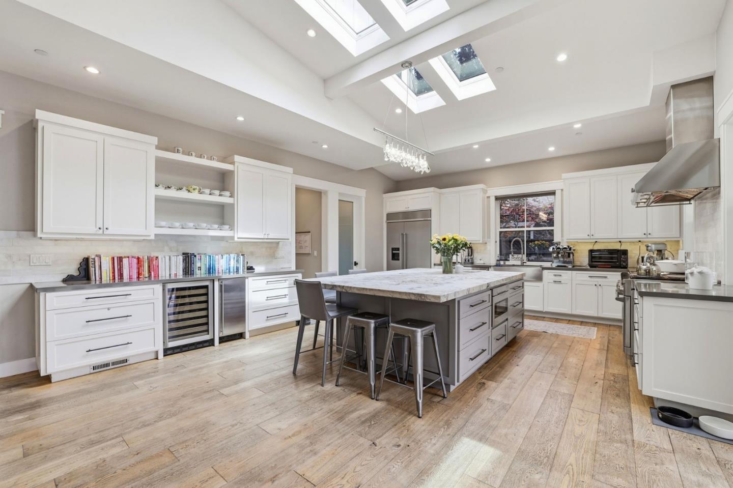 Detail Gallery Image 10 of 59 For 1542 Edgewood Way, San Jose,  CA 95125 - 5 Beds | 4 Baths