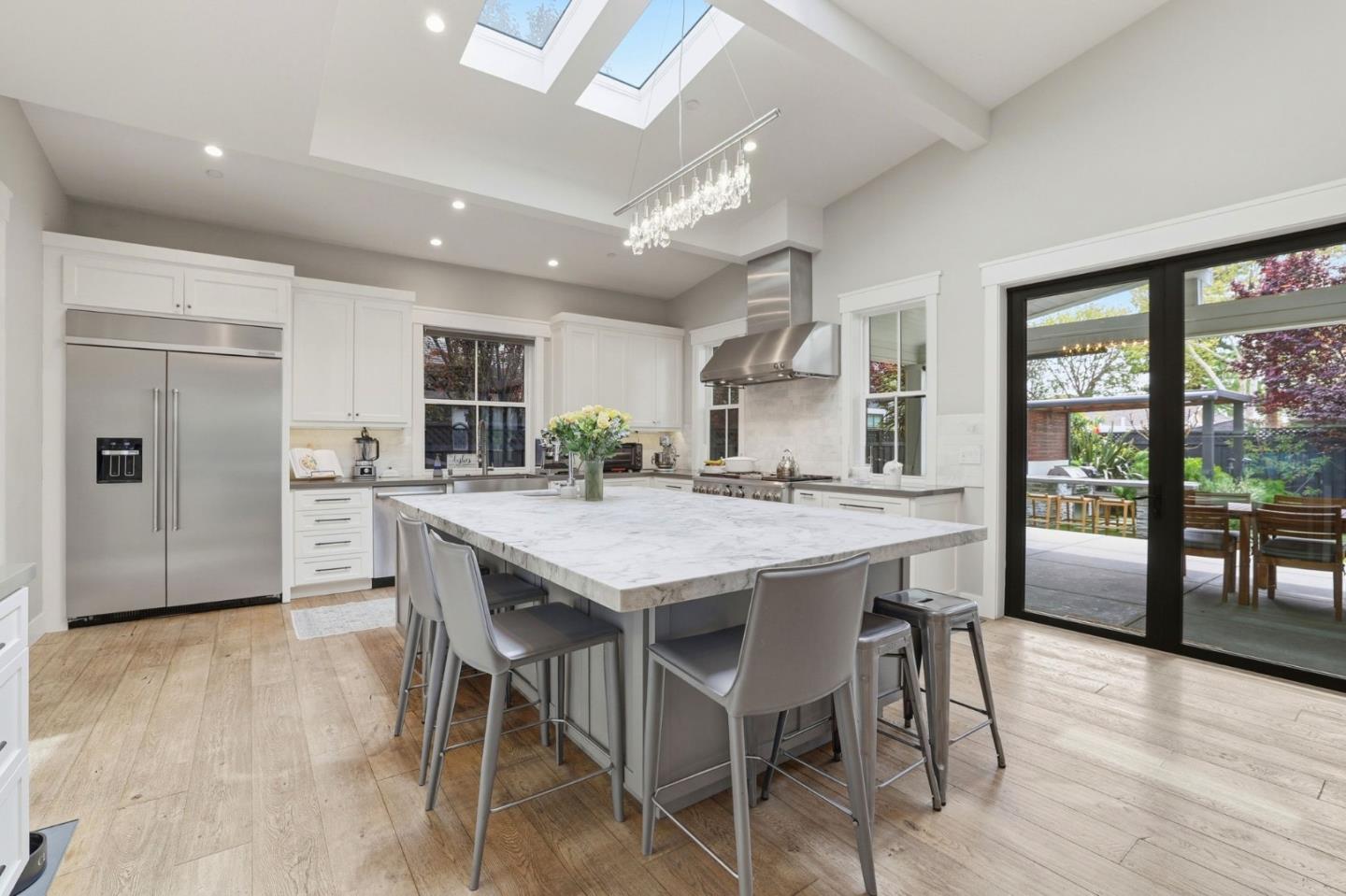 Detail Gallery Image 11 of 59 For 1542 Edgewood Way, San Jose,  CA 95125 - 5 Beds | 4 Baths