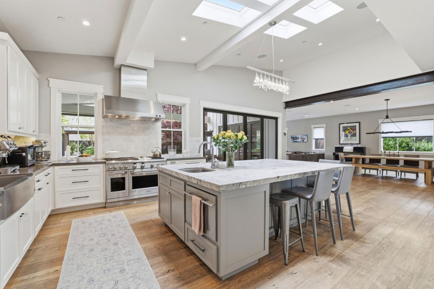 Detail Gallery Image 12 of 59 For 1542 Edgewood Way, San Jose,  CA 95125 - 5 Beds | 4 Baths