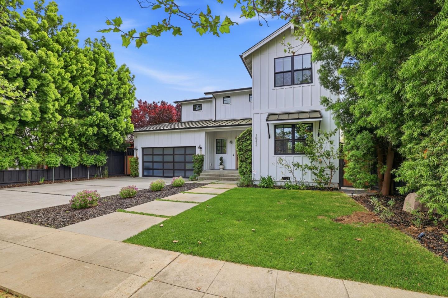 Detail Gallery Image 2 of 59 For 1542 Edgewood Way, San Jose,  CA 95125 - 5 Beds | 4 Baths