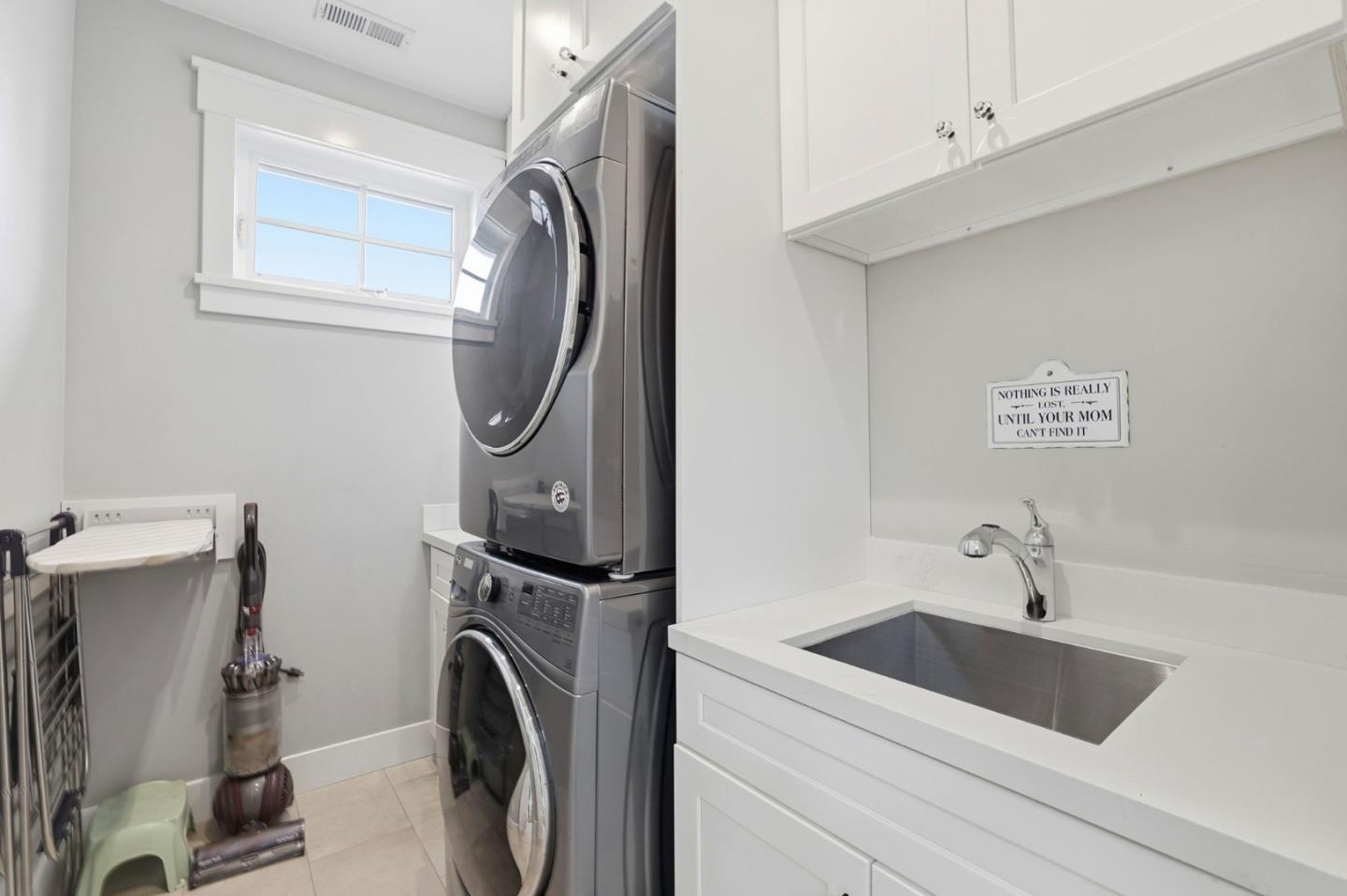 Detail Gallery Image 43 of 59 For 1542 Edgewood Way, San Jose,  CA 95125 - 5 Beds | 4 Baths