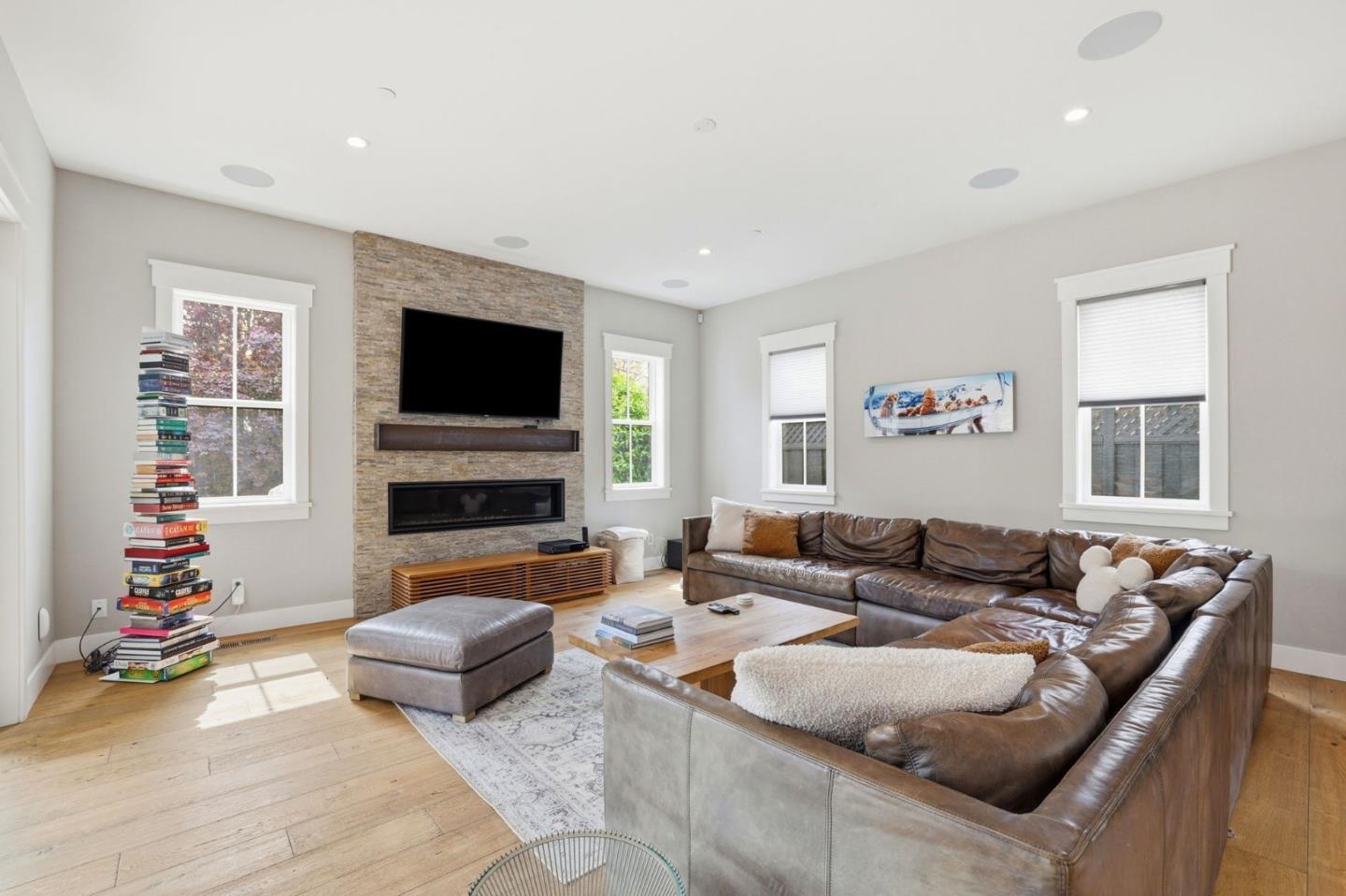 Detail Gallery Image 6 of 59 For 1542 Edgewood Way, San Jose,  CA 95125 - 5 Beds | 4 Baths