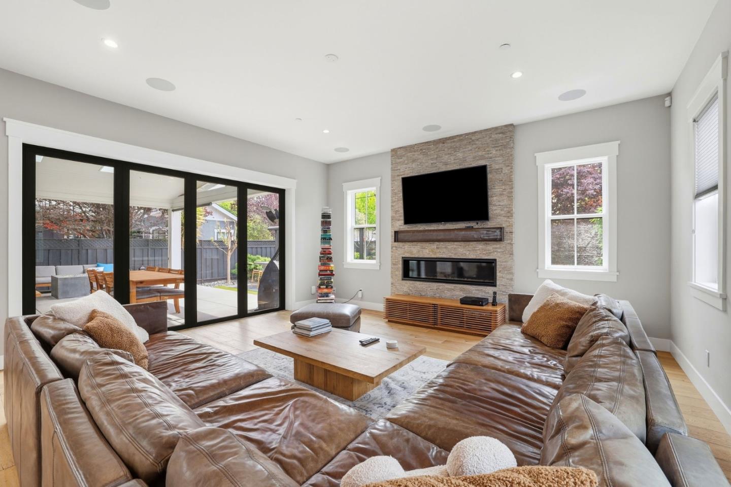 Detail Gallery Image 7 of 59 For 1542 Edgewood Way, San Jose,  CA 95125 - 5 Beds | 4 Baths