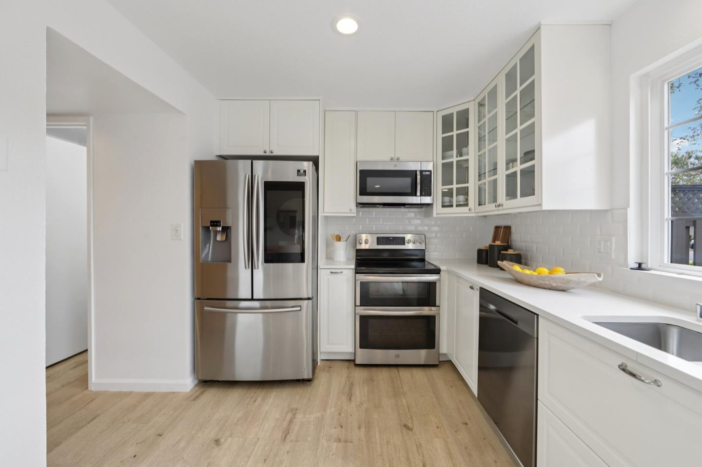 Detail Gallery Image 10 of 32 For 854 Erickson Ln, Foster City,  CA 94404 - 3 Beds | 2/1 Baths