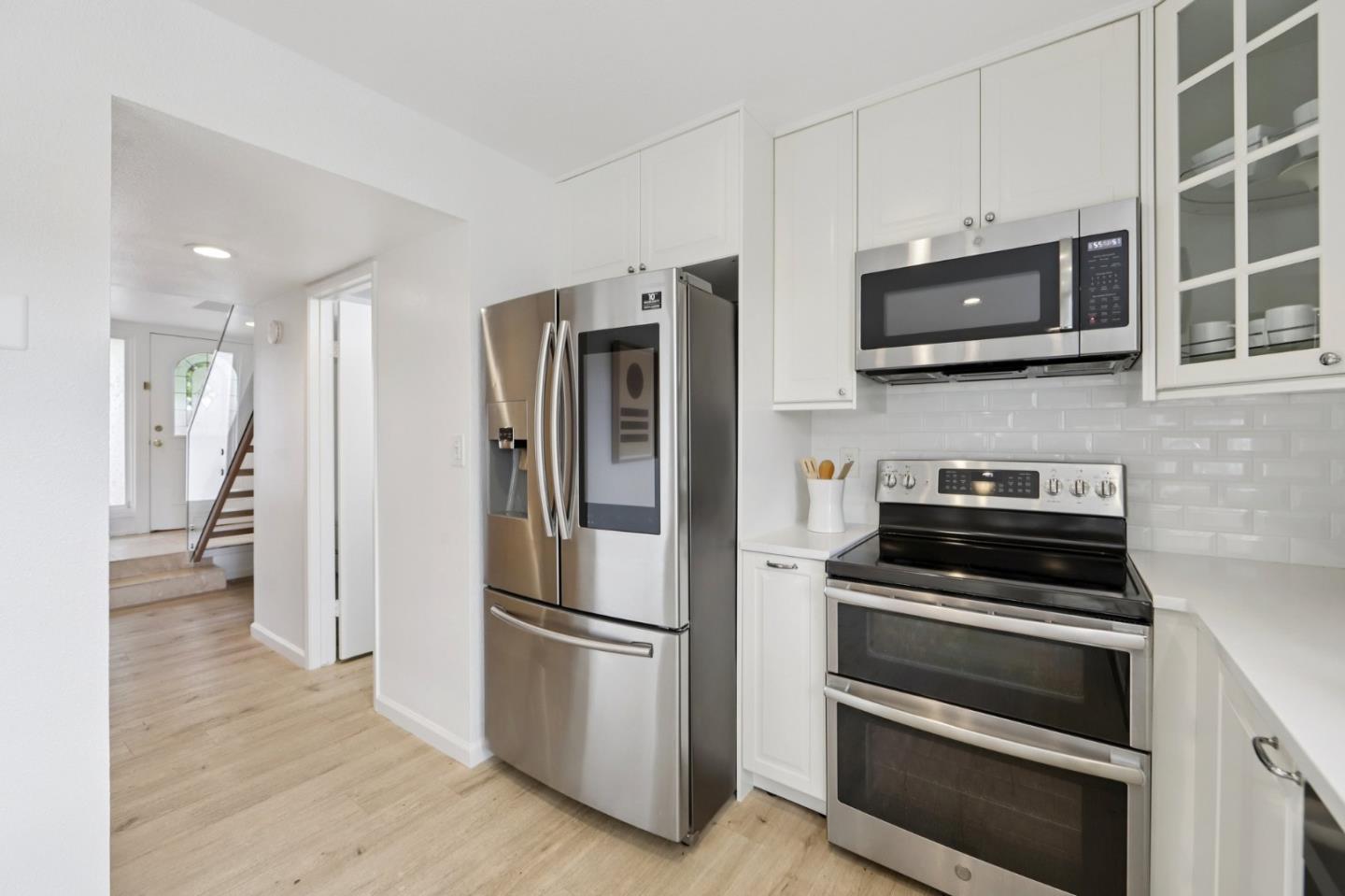 Detail Gallery Image 12 of 32 For 854 Erickson Ln, Foster City,  CA 94404 - 3 Beds | 2/1 Baths