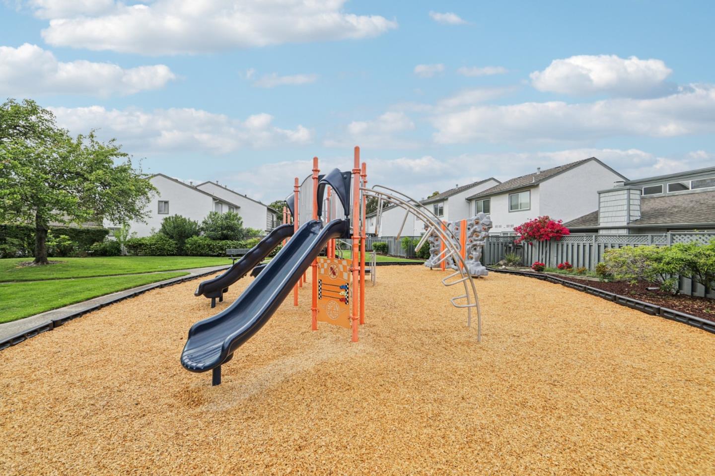 Detail Gallery Image 28 of 32 For 854 Erickson Ln, Foster City,  CA 94404 - 3 Beds | 2/1 Baths