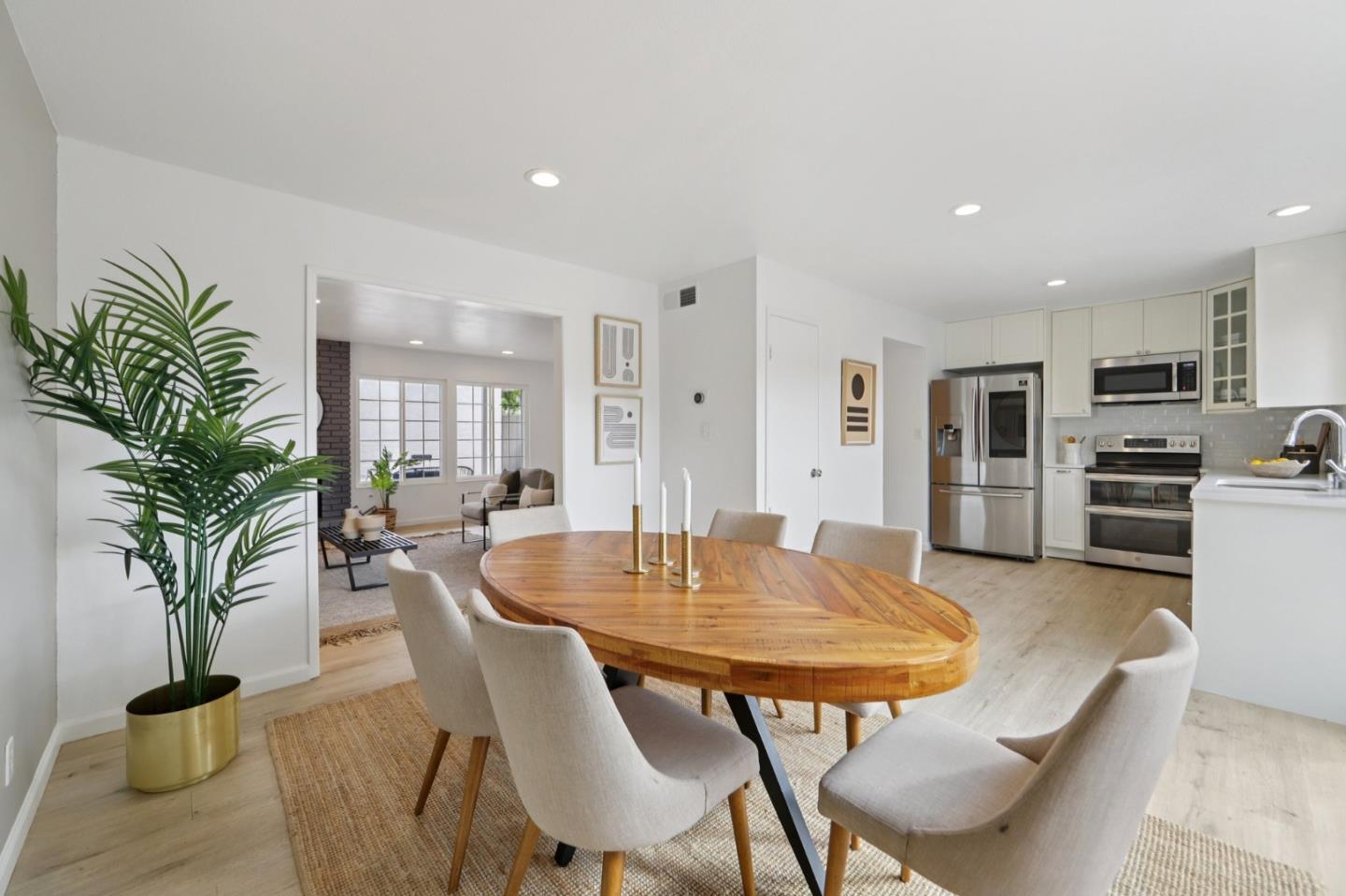 Detail Gallery Image 9 of 32 For 854 Erickson Ln, Foster City,  CA 94404 - 3 Beds | 2/1 Baths