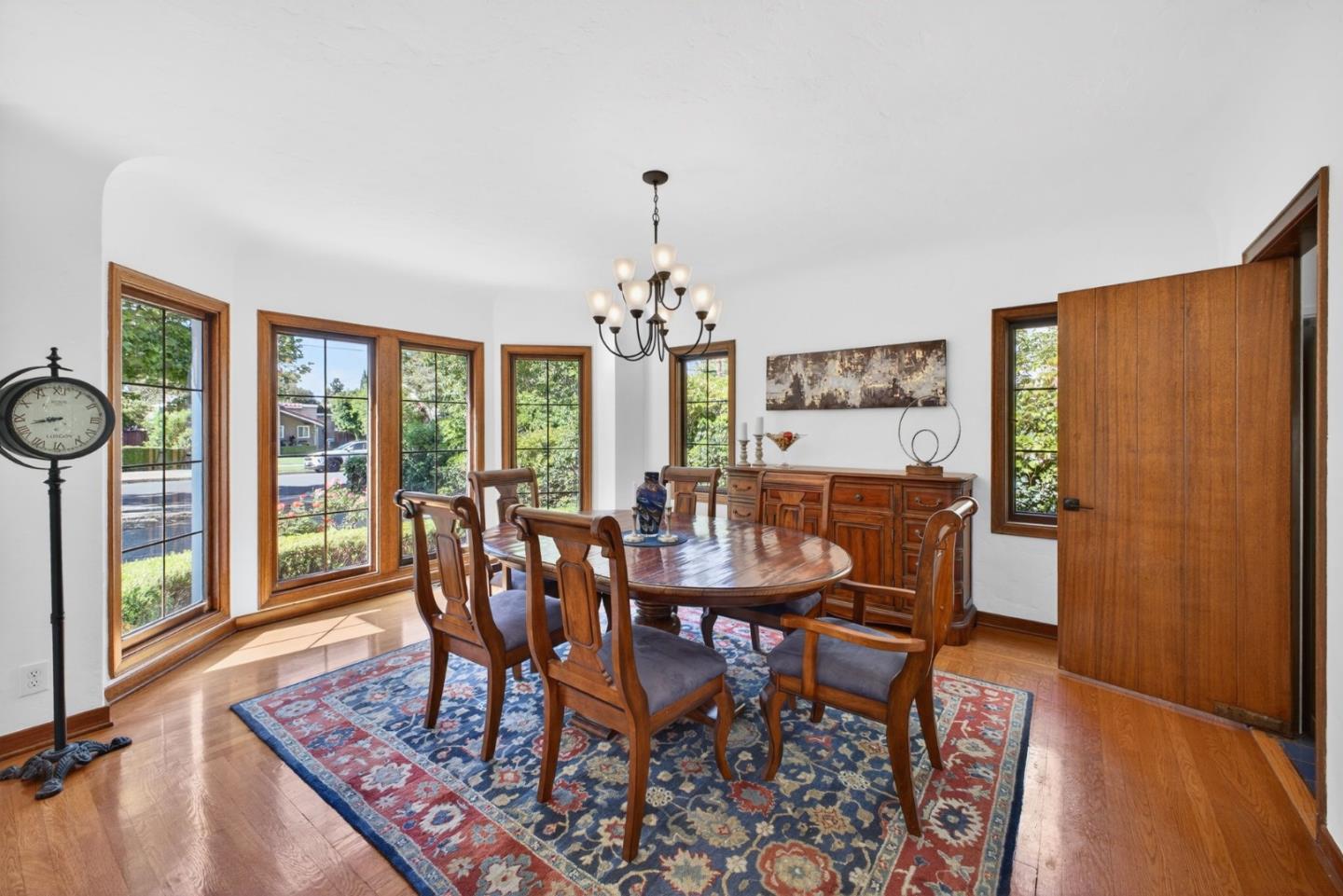 Detail Gallery Image 11 of 57 For 1270 Mckendrie St, San Jose,  CA 95126 - 4 Beds | 2/1 Baths