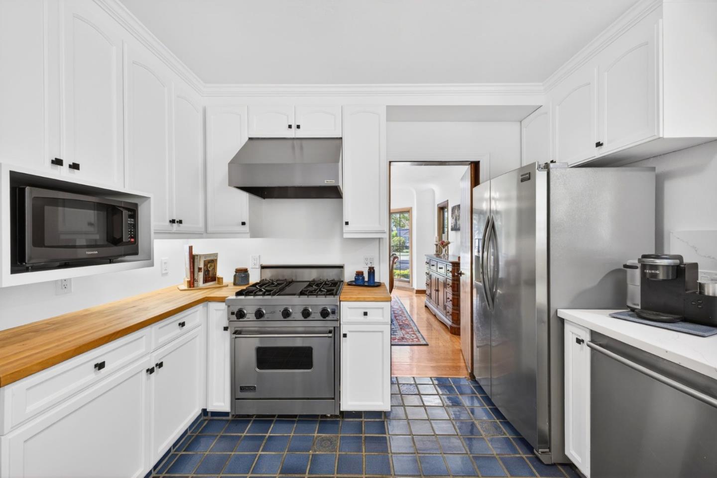 Detail Gallery Image 15 of 57 For 1270 Mckendrie St, San Jose,  CA 95126 - 4 Beds | 2/1 Baths