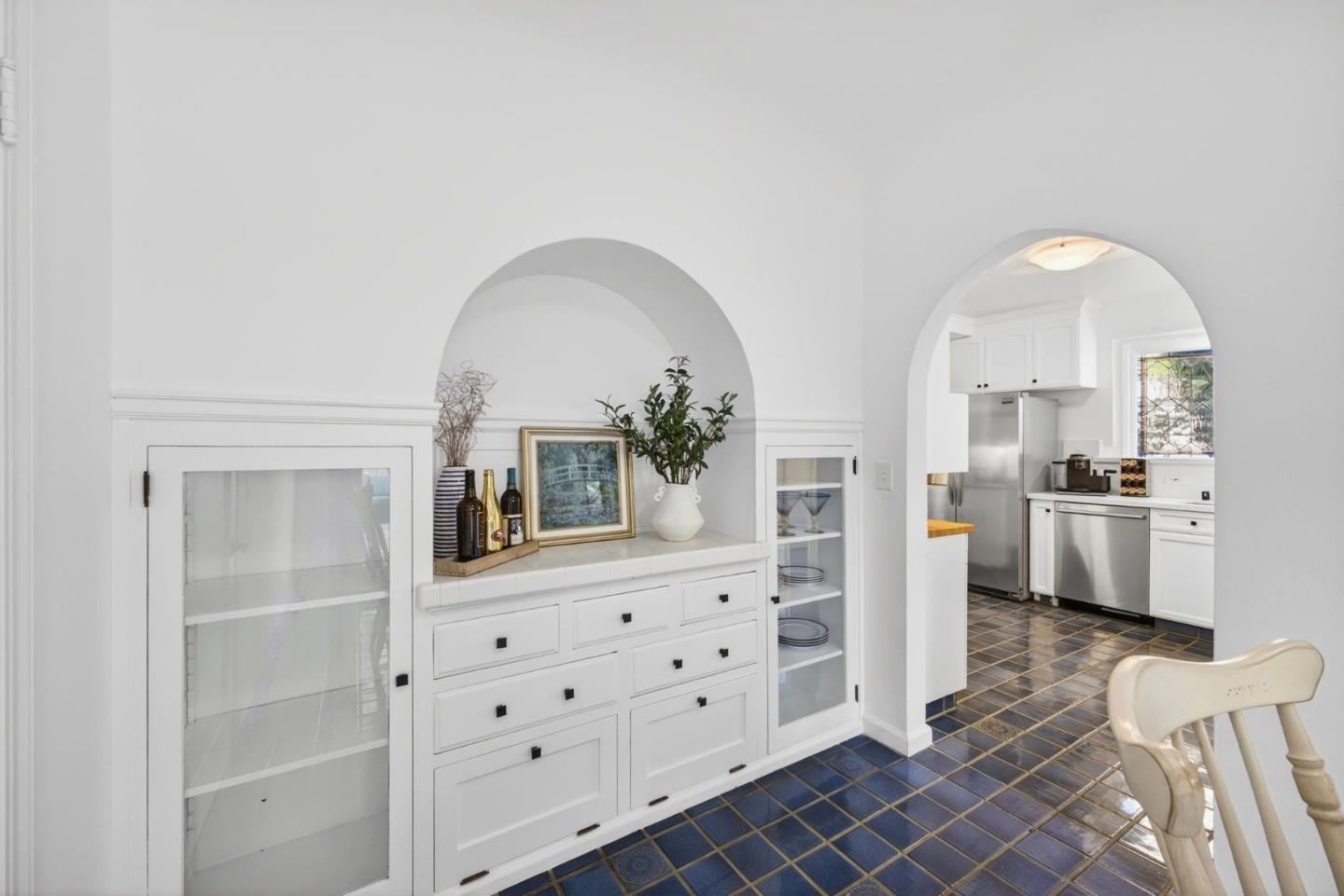 Detail Gallery Image 17 of 57 For 1270 Mckendrie St, San Jose,  CA 95126 - 4 Beds | 2/1 Baths