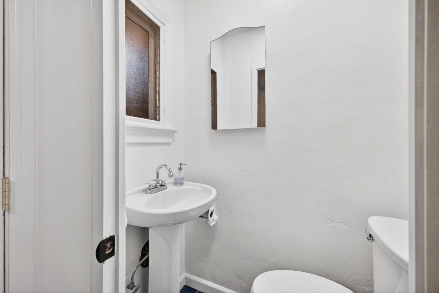 Detail Gallery Image 24 of 57 For 1270 Mckendrie St, San Jose,  CA 95126 - 4 Beds | 2/1 Baths