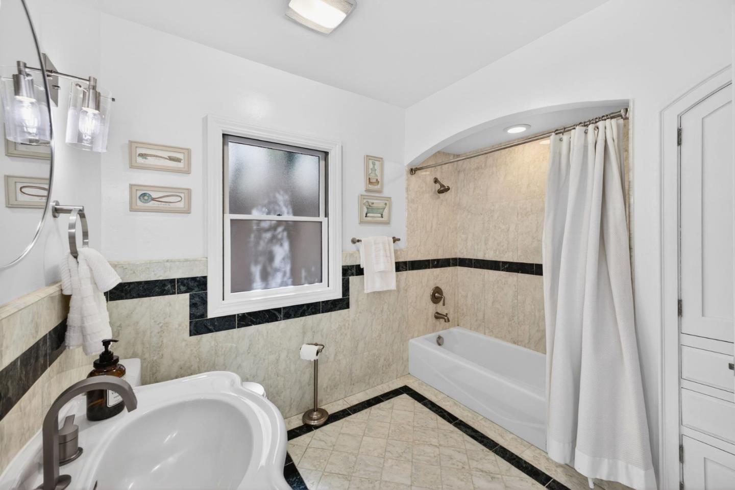 Detail Gallery Image 28 of 57 For 1270 Mckendrie St, San Jose,  CA 95126 - 4 Beds | 2/1 Baths