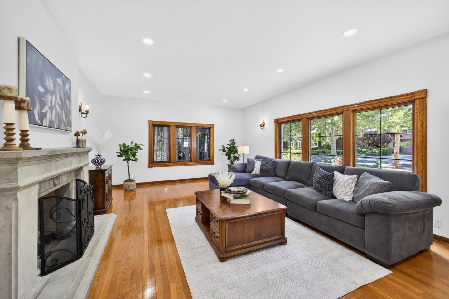 Detail Gallery Image 7 of 57 For 1270 Mckendrie St, San Jose,  CA 95126 - 4 Beds | 2/1 Baths