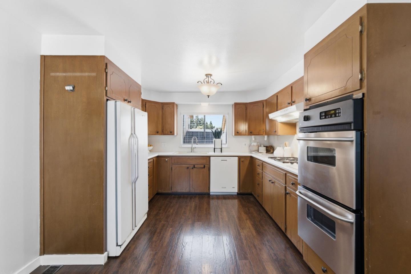 Detail Gallery Image 16 of 37 For 337 N Eldorado St, San Mateo,  CA 94401 - 4 Beds | 2 Baths