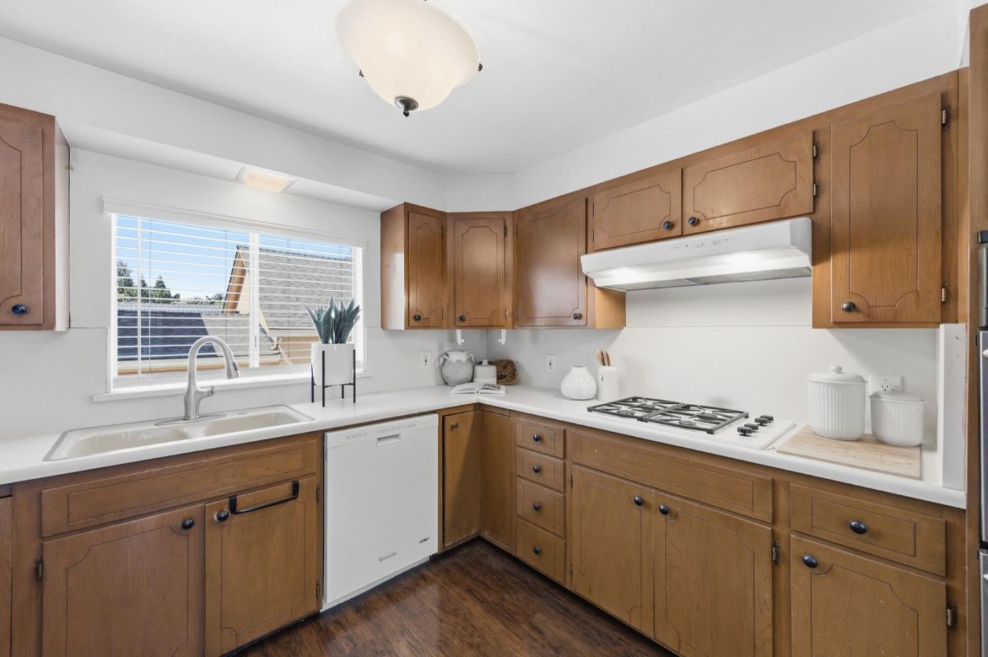 Detail Gallery Image 17 of 37 For 337 N Eldorado St, San Mateo,  CA 94401 - 4 Beds | 2 Baths