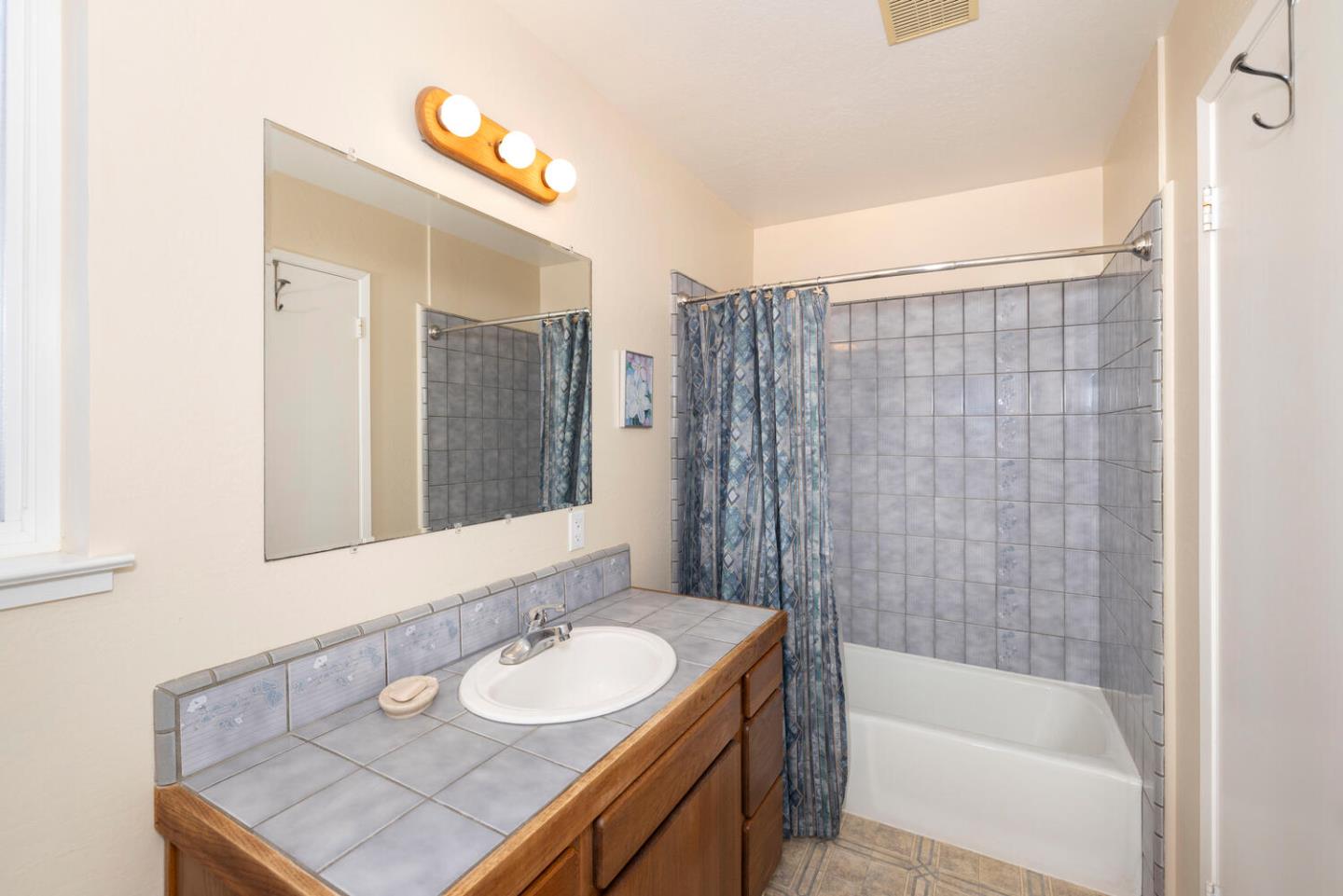 Detail Gallery Image 22 of 54 For 121 Bernal Ave, Moss Beach,  CA 94038 - 3 Beds | 2/1 Baths