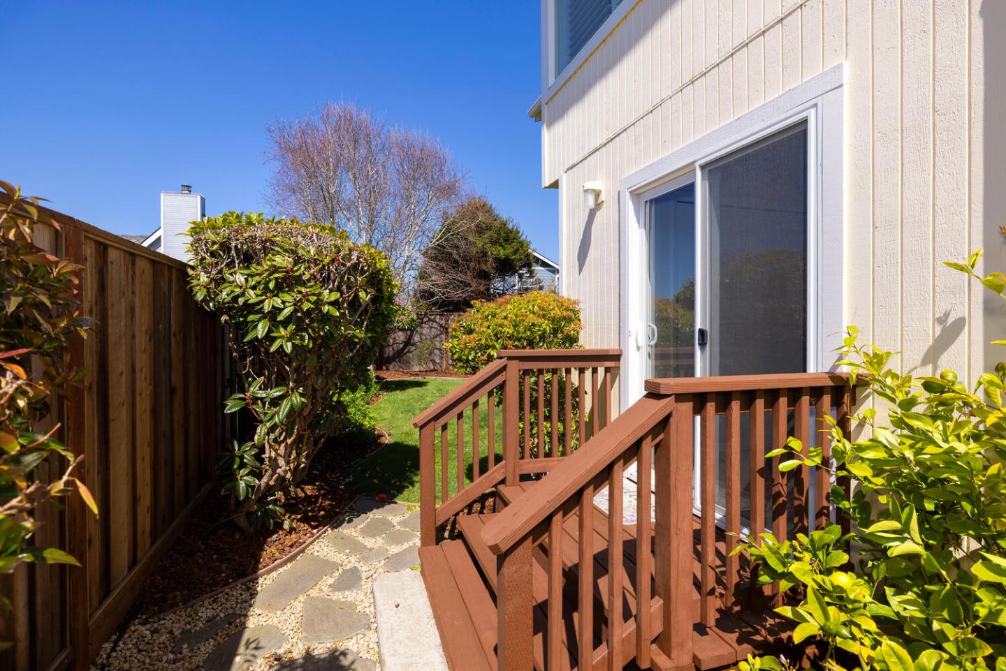 Detail Gallery Image 26 of 54 For 121 Bernal Ave, Moss Beach,  CA 94038 - 3 Beds | 2/1 Baths